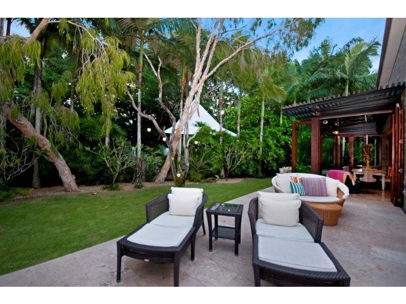 1 Beachfront Mirage, Port Douglas QLD 4877