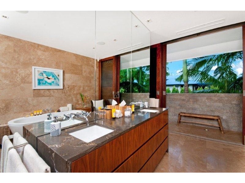 1 Beachfront Mirage, Port Douglas QLD 4877