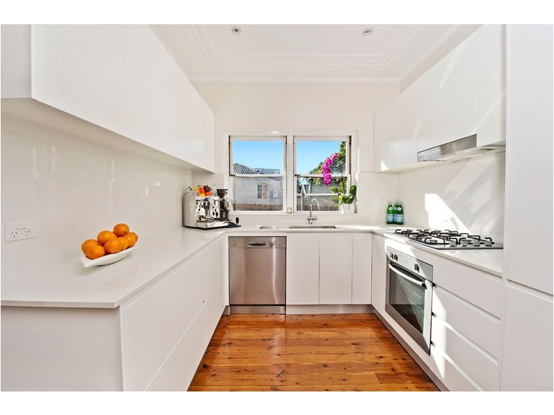 2/38 Wallis Parade, North Bondi NSW 2026