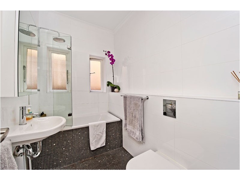 2/38 Wallis Parade, North Bondi NSW 2026