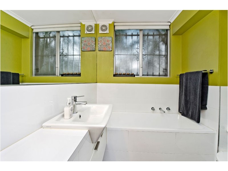 2/11-13 Penkivil Street, Bondi NSW 2026