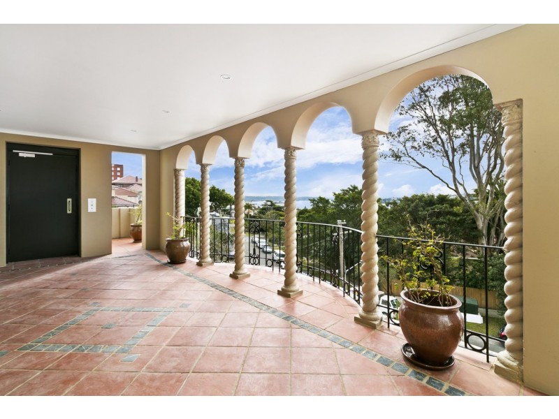 61 Drumalbyn Road, Bellevue Hill NSW 2023