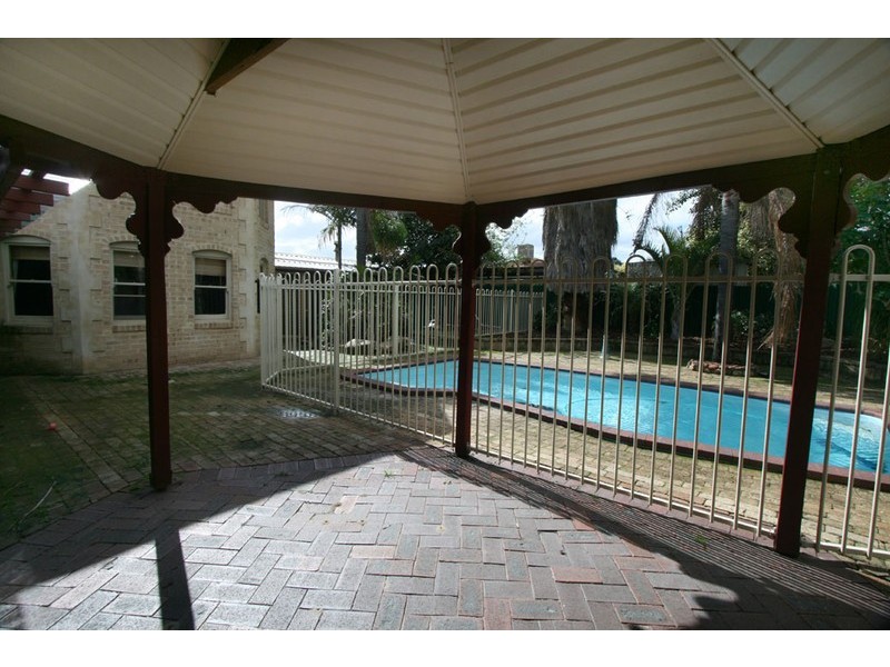 130 Newburn Road, High Wycombe WA 6057