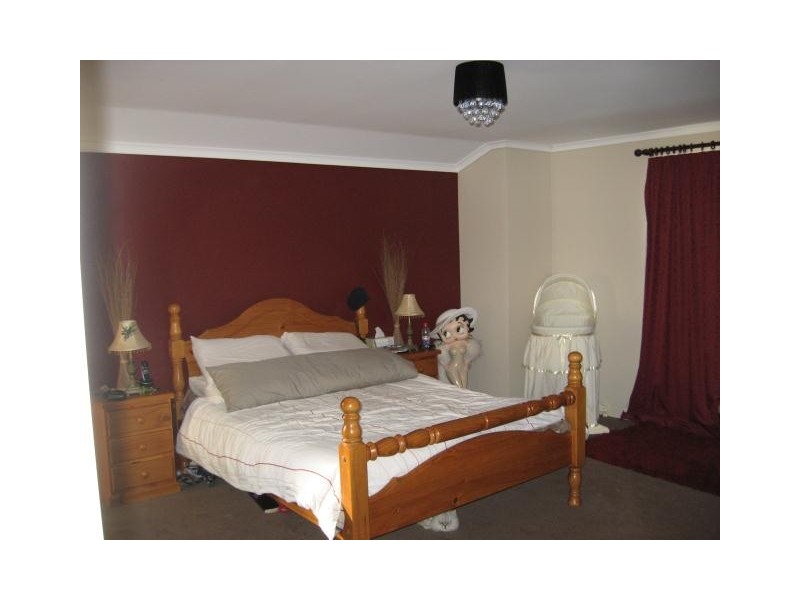 5 Azalea Court, Forrestfield WA 6058