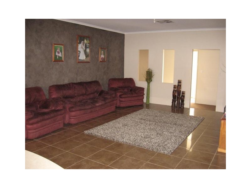 5 Azalea Court, Forrestfield WA 6058