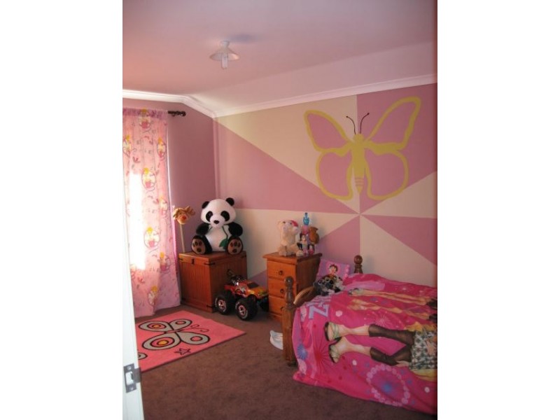 5 Azalea Court, Forrestfield WA 6058