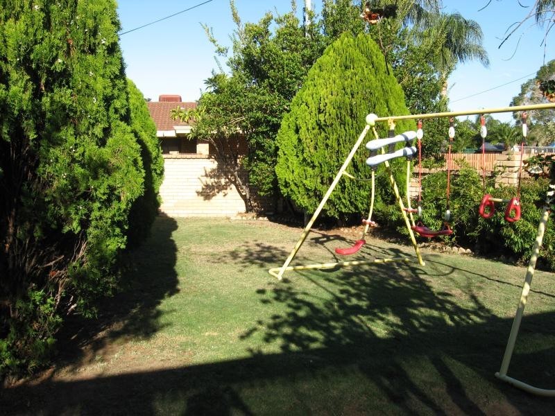 9 Cockatoo Court, High Wycombe WA 6057