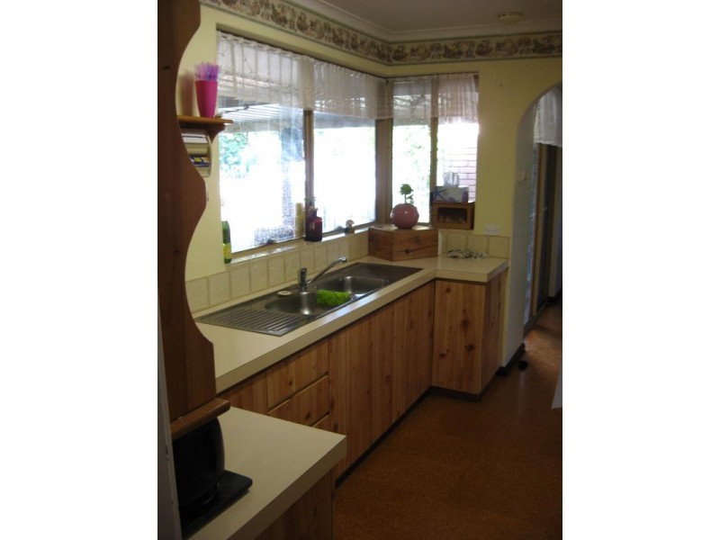 9 Cockatoo Court, High Wycombe WA 6057