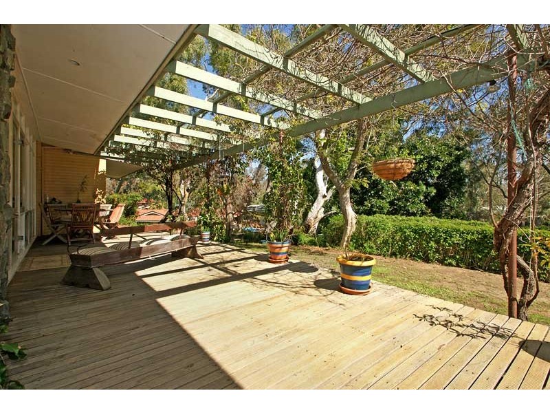 11 Jones Road, Kalamunda WA 6076