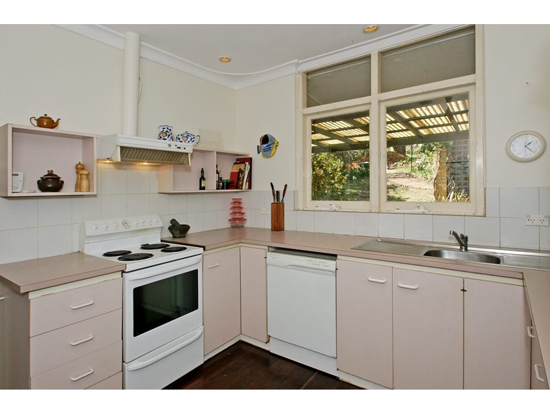 11 Jones Road, Kalamunda WA 6076