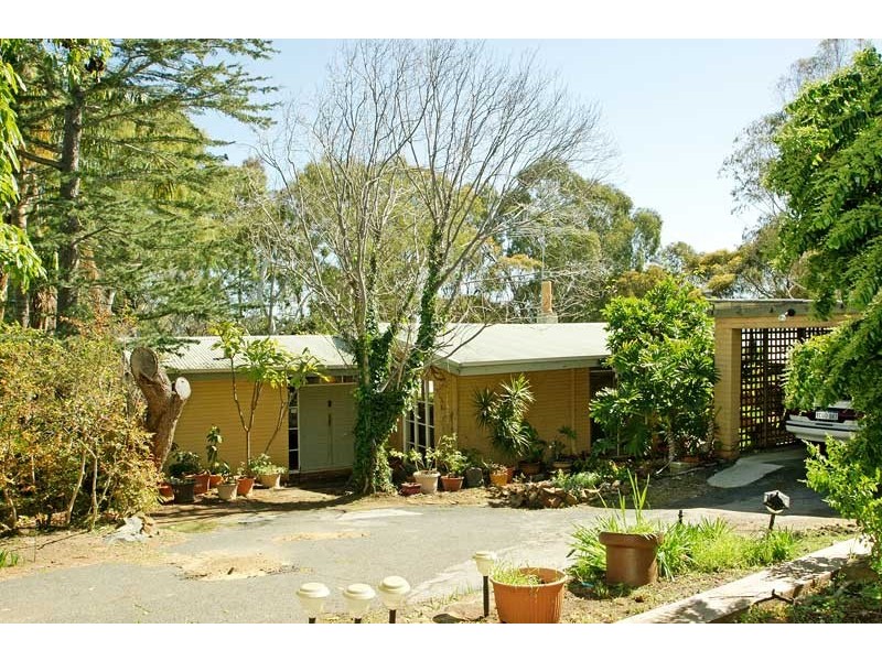 11 Jones Road, Kalamunda WA 6076