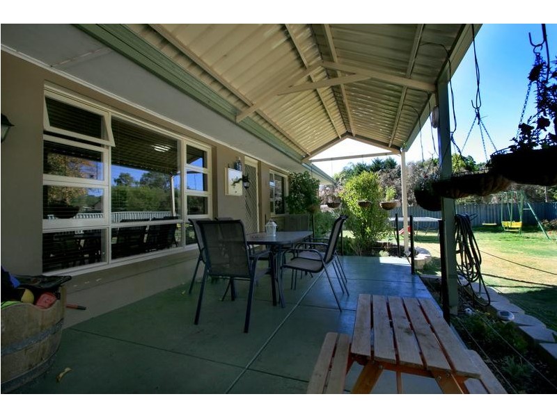 1 Kathleen Close, Maida Vale WA 6057