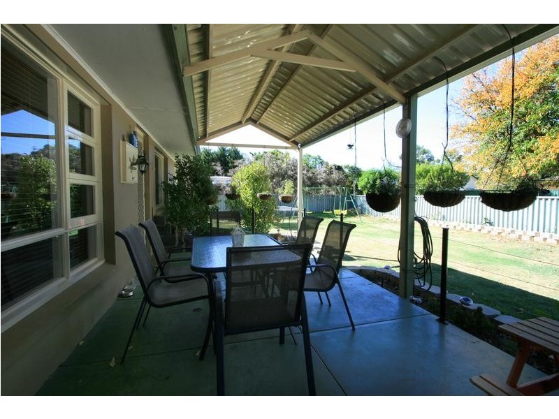 1 Kathleen Close, Maida Vale WA 6057