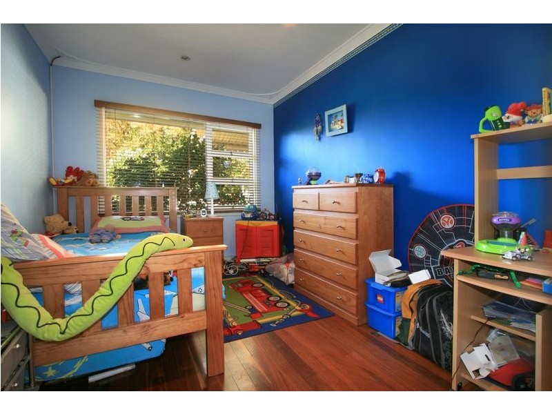 1 Kathleen Close, Maida Vale WA 6057