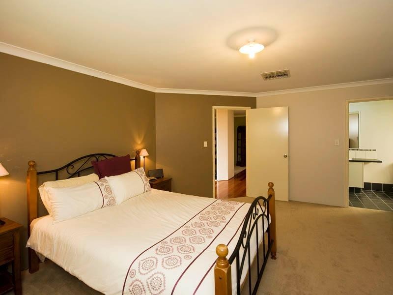 62 Larwood Crescent, High Wycombe WA 6057