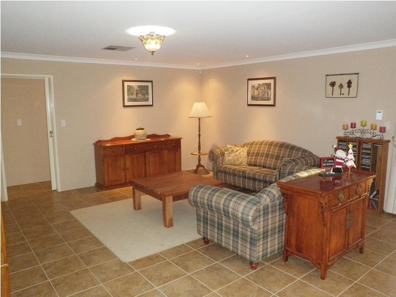 23 Oldham Pass, High Wycombe WA 6057