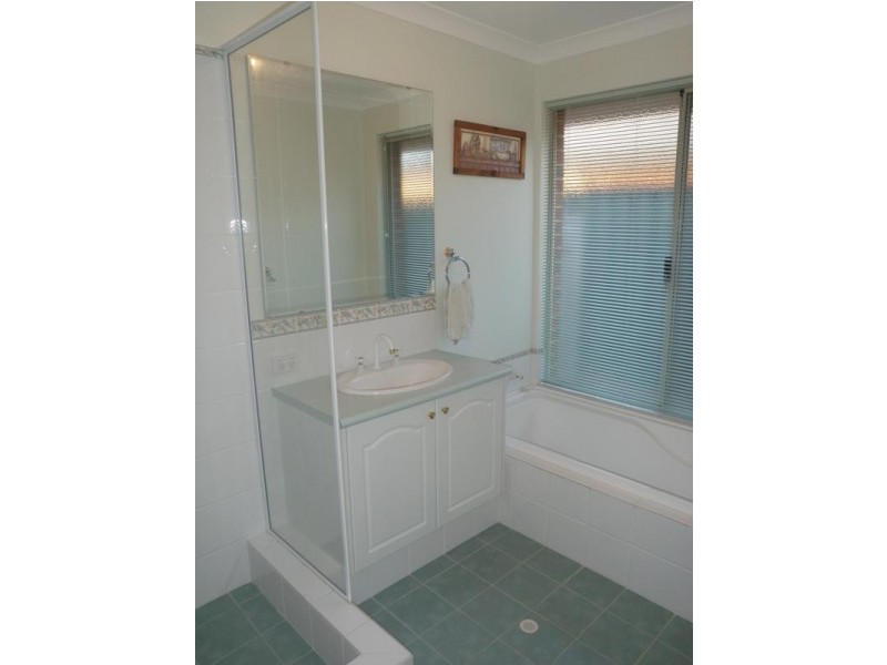 23 Oldham Pass, High Wycombe WA 6057