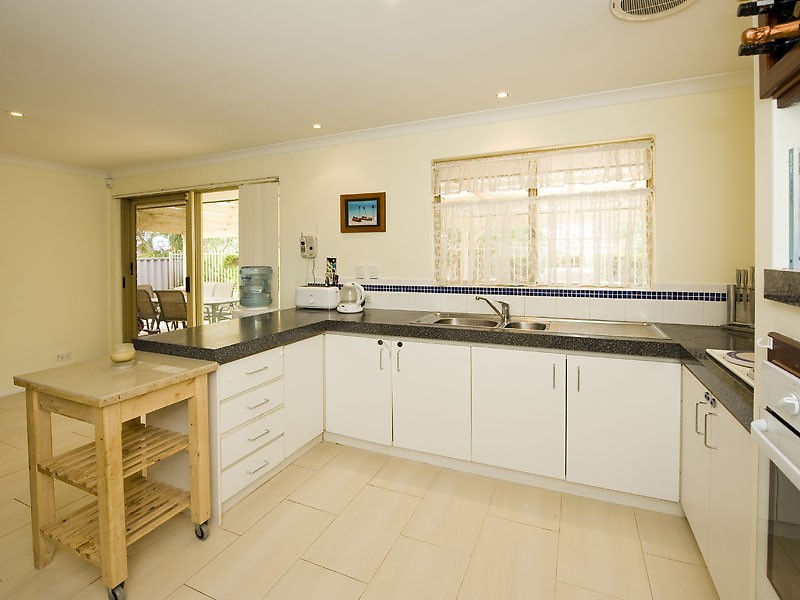 6 Munday Road, High Wycombe WA 6057