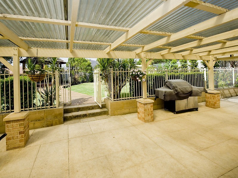 6 Munday Road, High Wycombe WA 6057