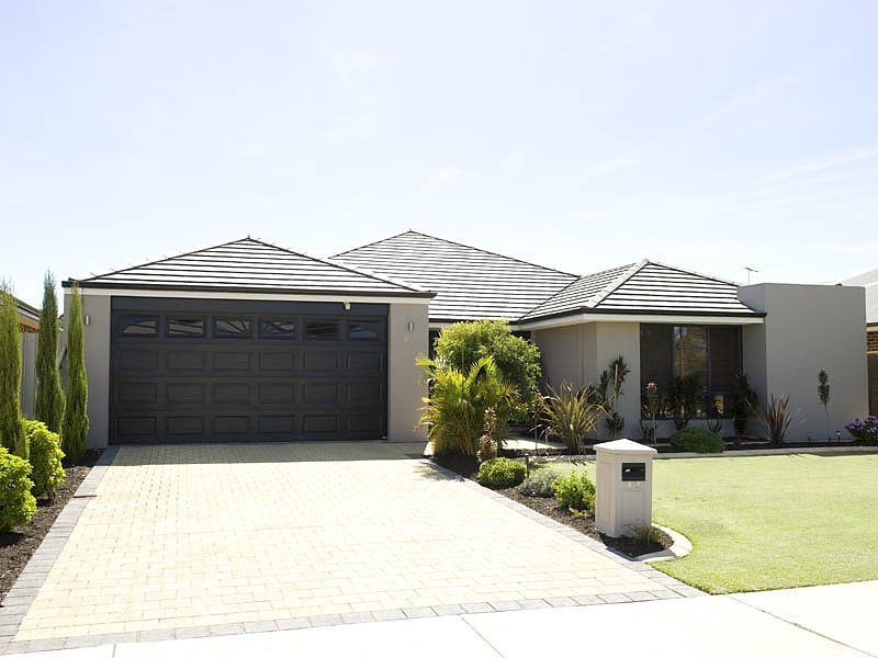 27 Wimbridge Road, Wattle Grove WA 6107