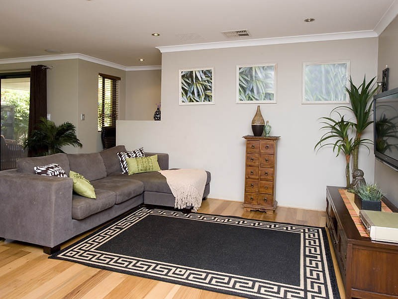 27 Wimbridge Road, Wattle Grove WA 6107