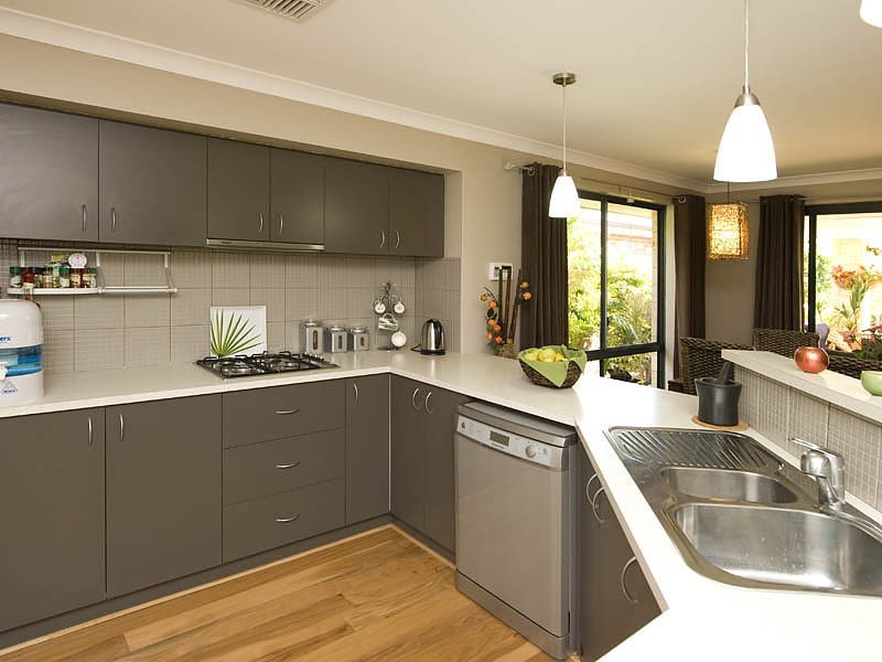 27 Wimbridge Road, Wattle Grove WA 6107