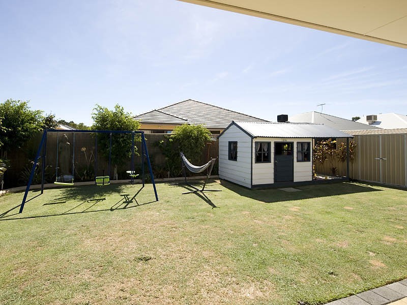 27 Wimbridge Road, Wattle Grove WA 6107