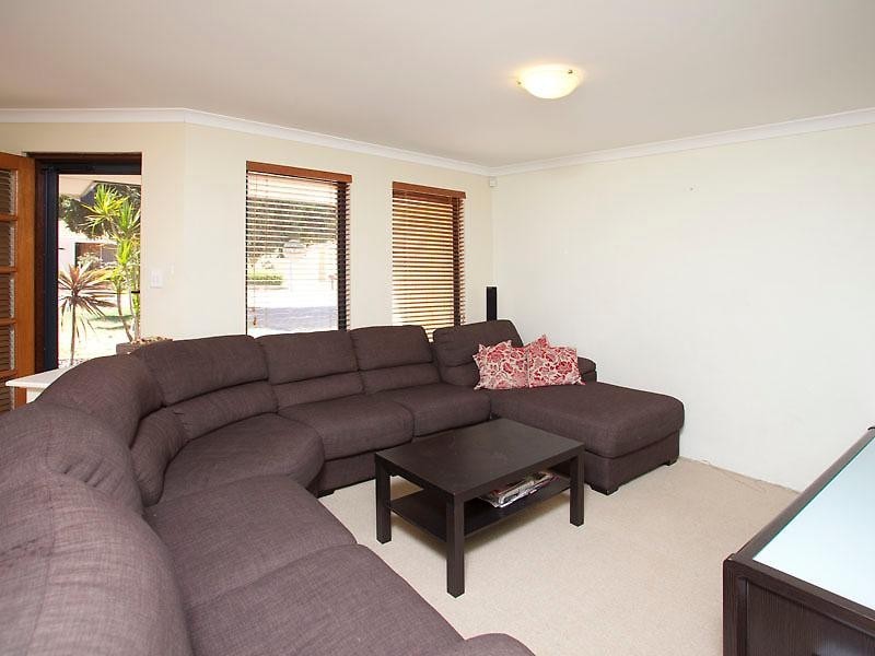 11 Ruby Way, Maida Vale WA 6057