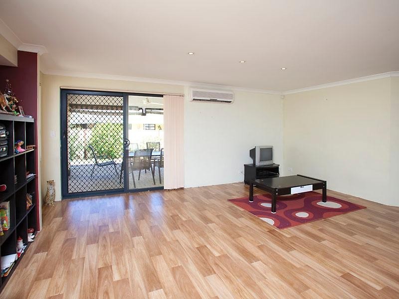 11 Ruby Way, Maida Vale WA 6057