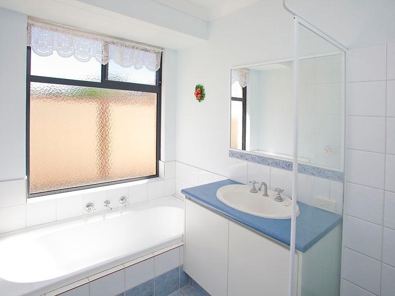 11 Ruby Way, Maida Vale WA 6057