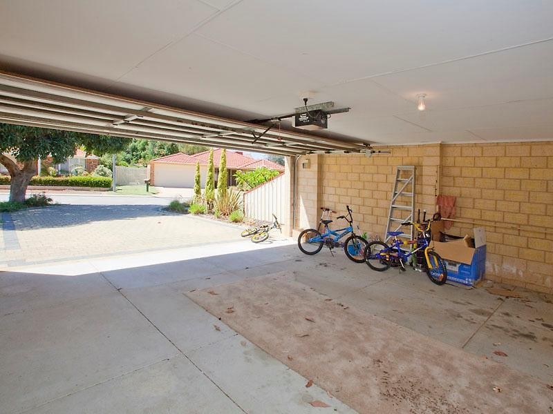 11 Ruby Way, Maida Vale WA 6057