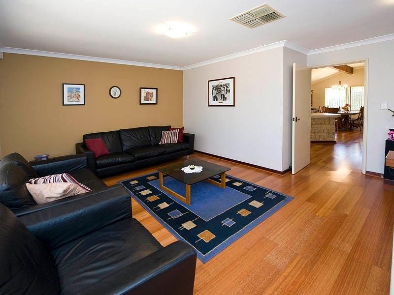 1 Emu Court, High Wycombe WA 6057