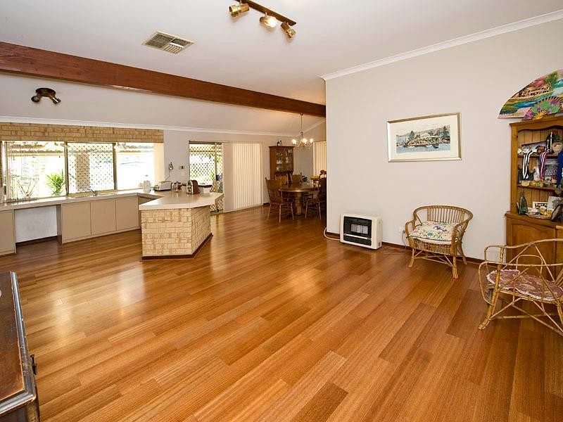 1 Emu Court, High Wycombe WA 6057