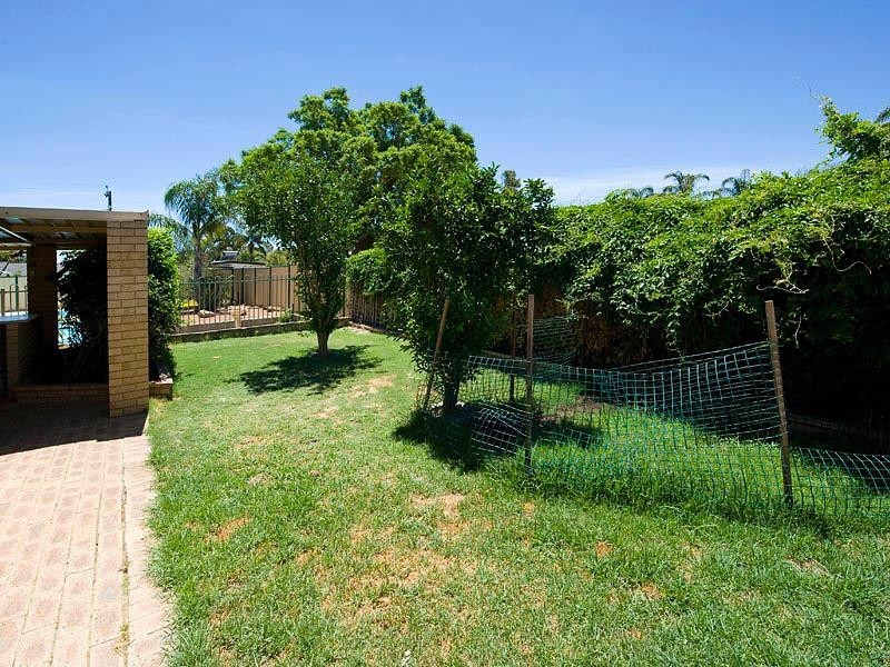 1 Emu Court, High Wycombe WA 6057