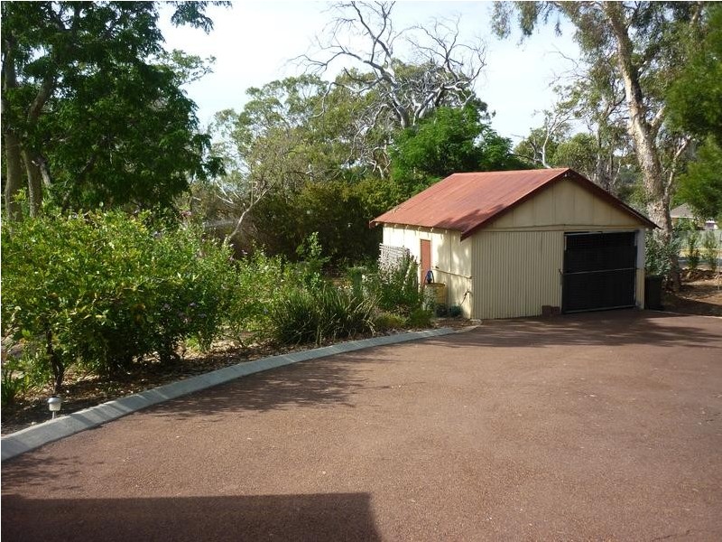 7 Hillside Crescent, Gooseberry Hill WA 6076