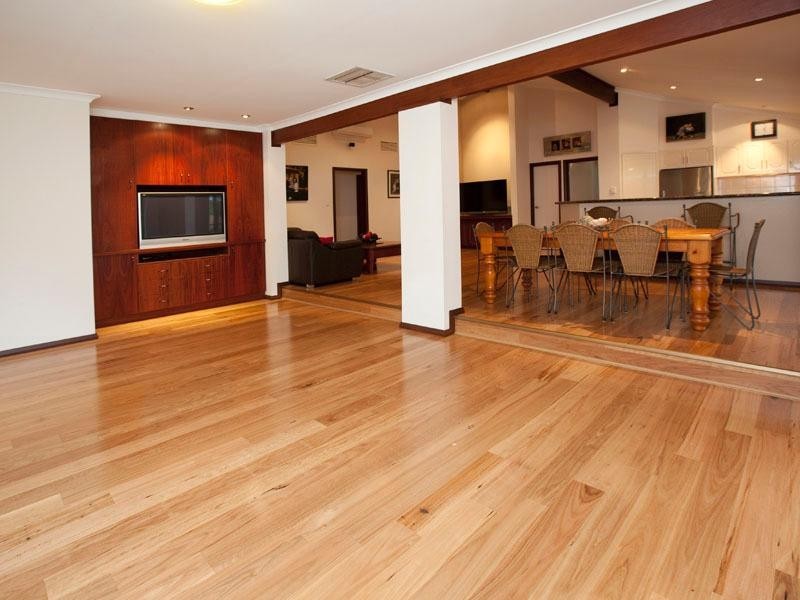 43 Lilian Rd, Maida Vale WA 6057