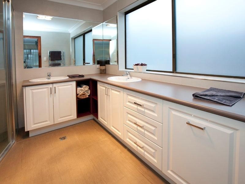 43 Lilian Rd, Maida Vale WA 6057