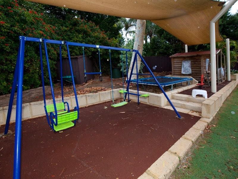 43 Lilian Rd, Maida Vale WA 6057