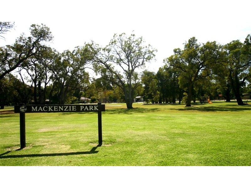 100 Wittenoom Road, High Wycombe WA 6057