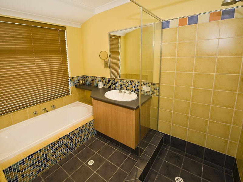 21 FOXTON BLVD, High Wycombe WA 6057