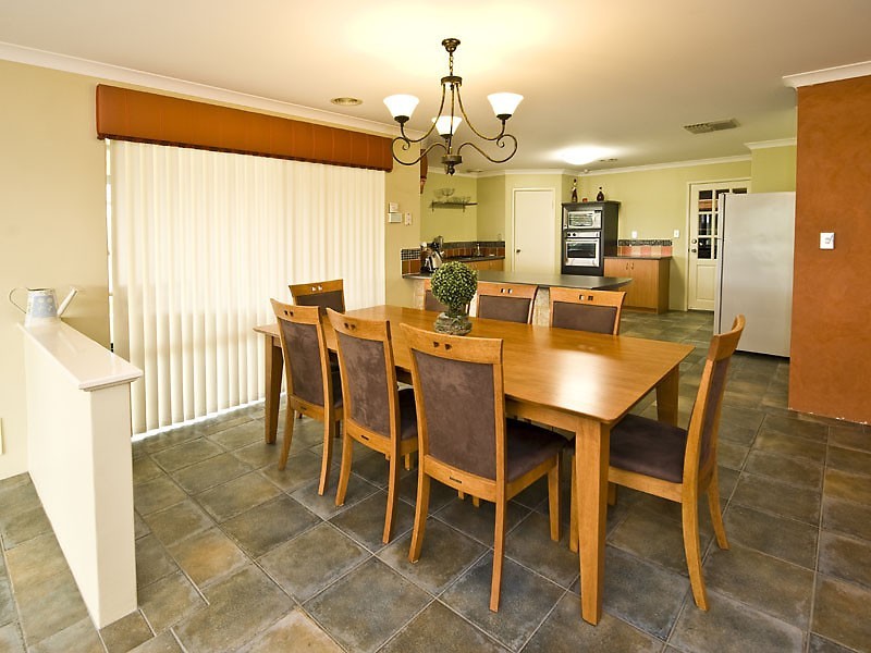 21 FOXTON BLVD, High Wycombe WA 6057