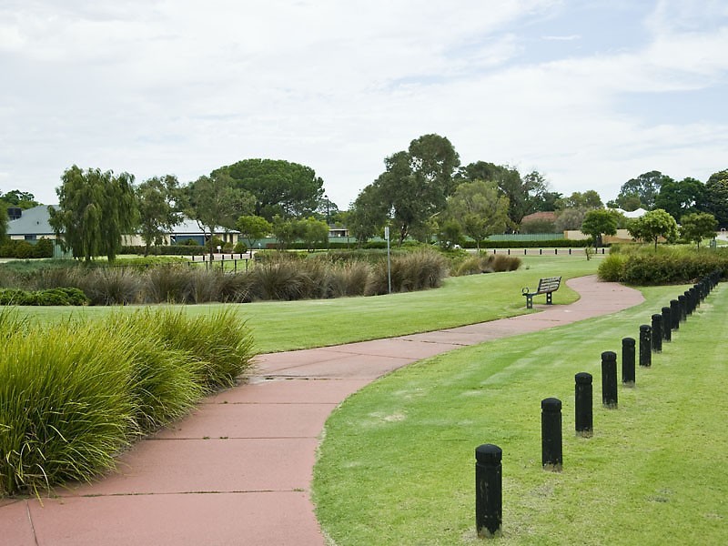 21 FOXTON BLVD, High Wycombe WA 6057