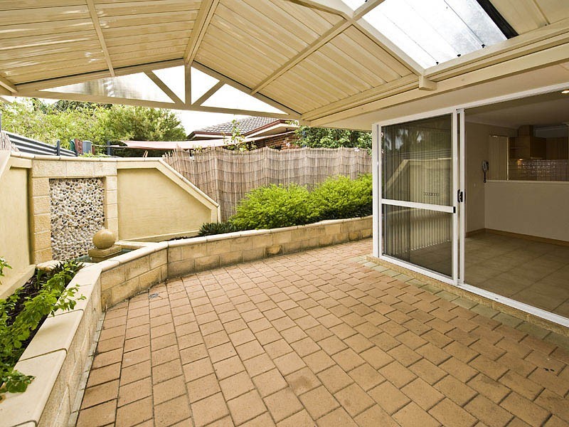 7 / 7 Warlu Place, High Wycombe WA 6057