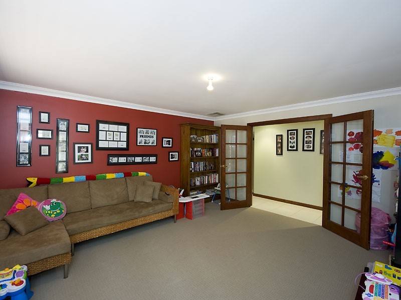 70 Lawnbrook Rd East, Bickley WA 6076