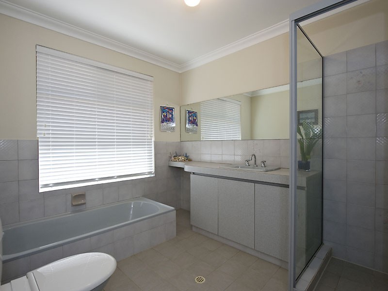70 Lawnbrook Rd East, Bickley WA 6076