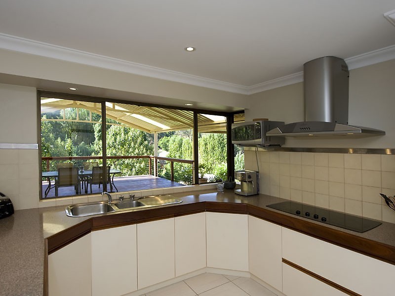70 Lawnbrook Rd East, Bickley WA 6076
