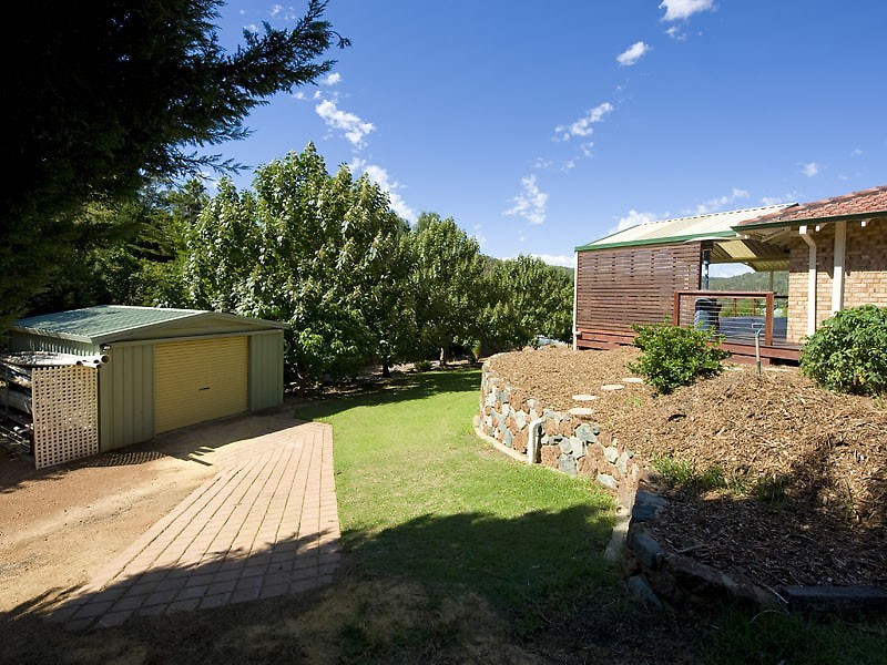 70 Lawnbrook Rd East, Bickley WA 6076