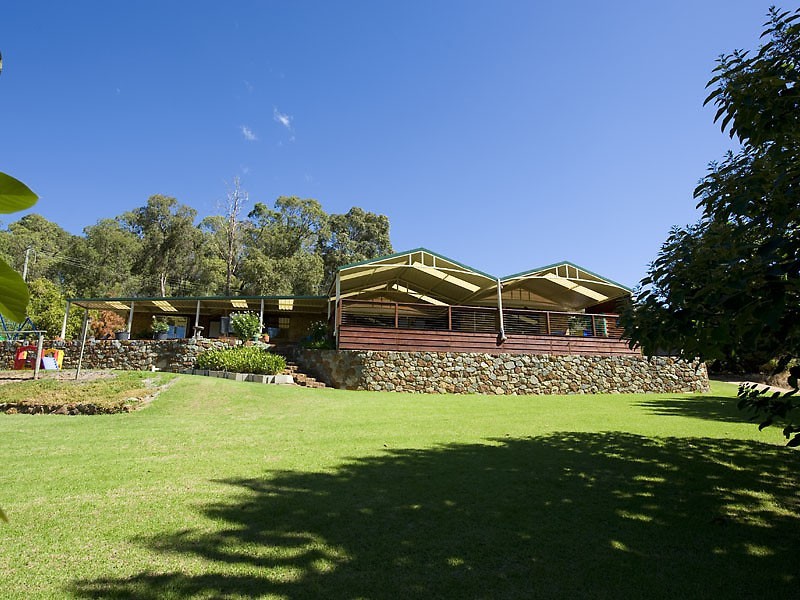 70 Lawnbrook Rd East, Bickley WA 6076