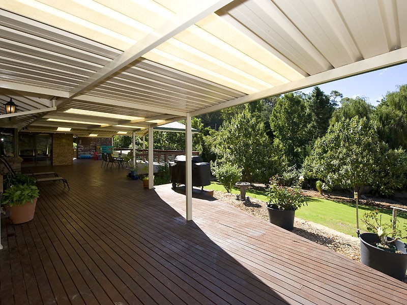 70 Lawnbrook Rd East, Bickley WA 6076