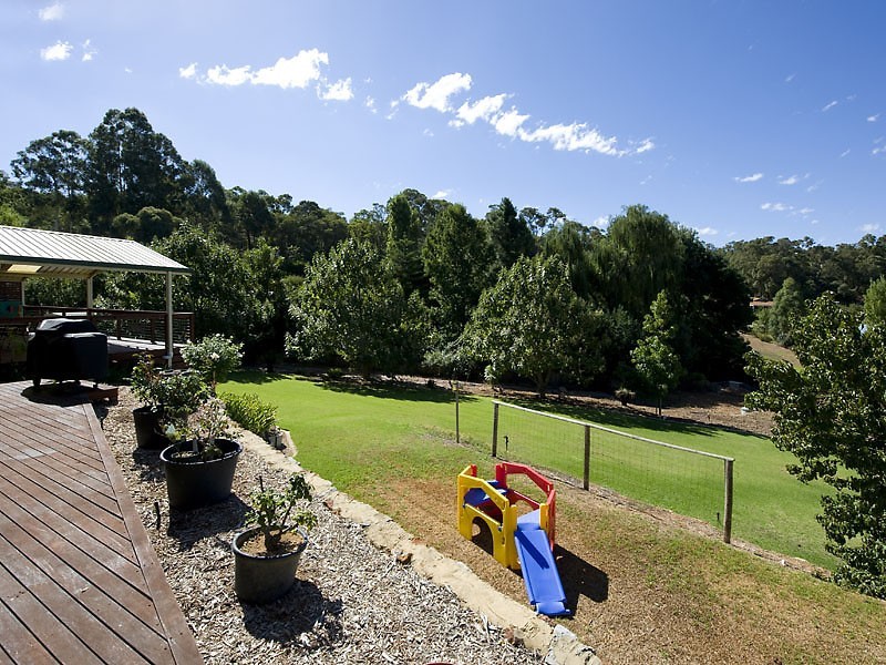 70 Lawnbrook Rd East, Bickley WA 6076